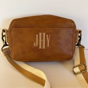 Thirty-one Boutique Crossbody in Caramel Distressed Pebble